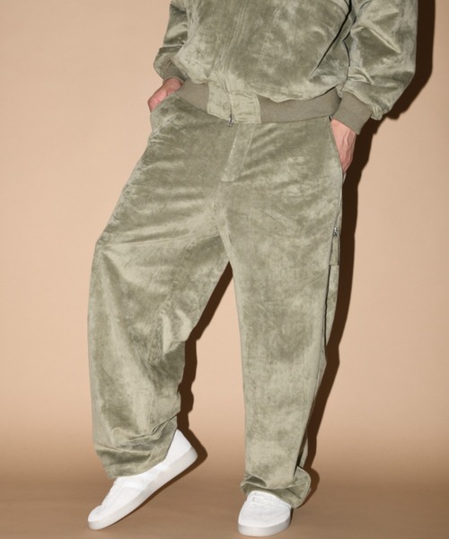 SUPERTHANKS(スーパーサンクス)の「スエード、合成皮革 ワイドZIPパンツFaux Suede Side-zip Wide Pants(その他パンツ・メンズ・ライトカーキ/ブラック/ブラック系その他・M/S/L)」の14枚目の写真