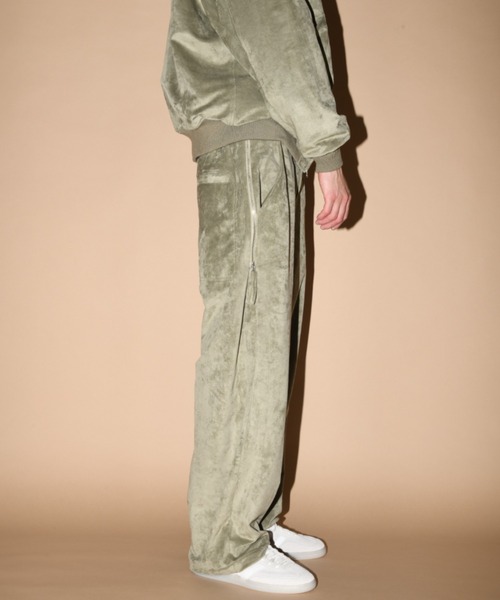 SUPERTHANKS(スーパーサンクス)の「スエード、合成皮革 ワイドZIPパンツFaux Suede Side-zip Wide Pants(その他パンツ・メンズ・ライトカーキ/ブラック/ブラック系その他・M/S/L)」の12枚目の写真