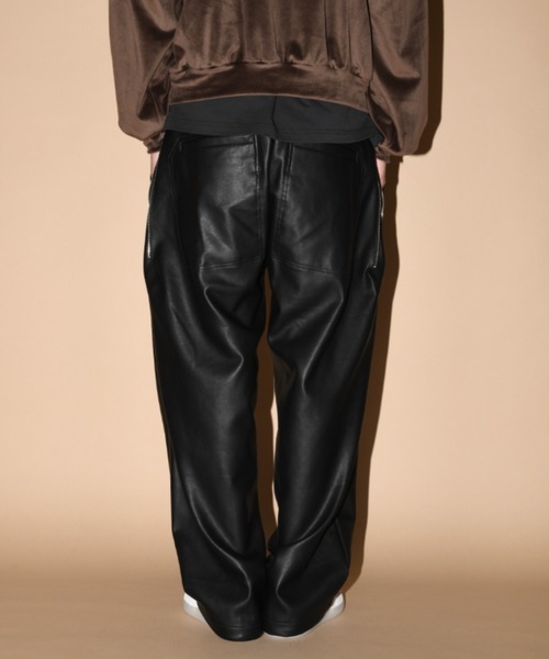 SUPERTHANKS(スーパーサンクス)の「スエード、合成皮革 ワイドZIPパンツFaux Suede Side-zip Wide Pants(その他パンツ・メンズ・ライトカーキ/ブラック/ブラック系その他・M/S/L)」の19枚目の写真