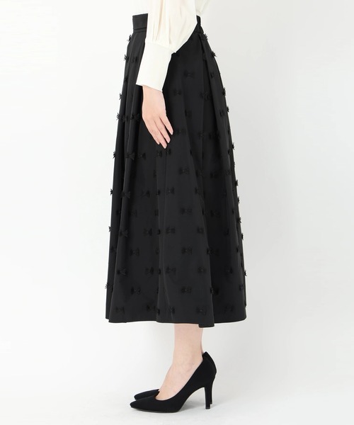 STRAWBERRY-FIELDS（ストロベリーフィールズ）の「ルバンタフタ_リボン刺しゅうタフタスカート（スカート・レディース・ブラウン/ブラック・2）」の5枚目の写真
