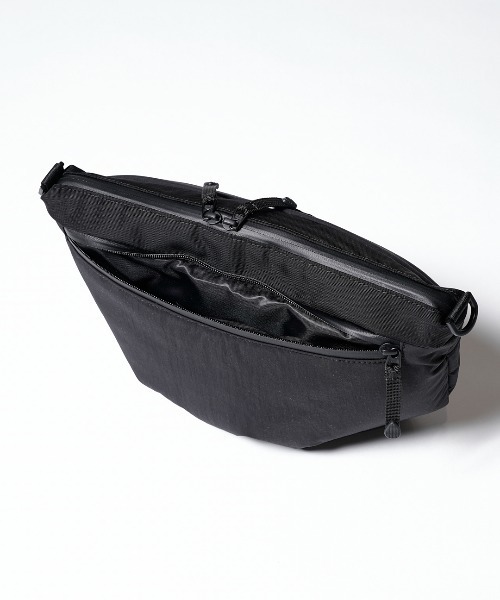 MAKAVELIC（マキャベリック）の「Soleil 2way Shoulder Bag（バックパック/リュック・メンズ・ダークネイビー/カーキ・ONESIZE）」の6枚目の写真
