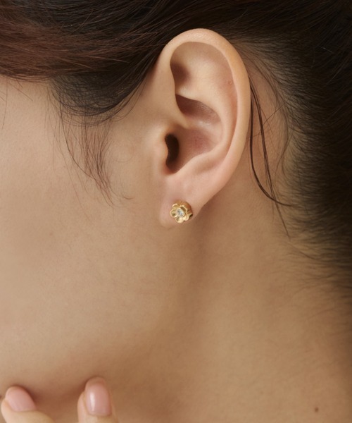 ciite' surgical stainless(シーテサージカルステンレス)の「【 金属アレルギー対応 】フラワービジュー ミニピアス サージカルステンレス(両耳用)(ピアス(両耳用)・レディース・ゴールド/シルバー・FREE)」の7枚目の写真