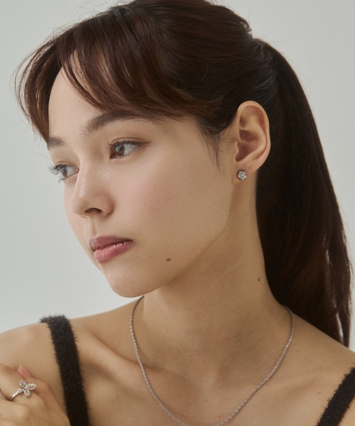 ciite' surgical stainless(シーテサージカルステンレス)の「【 金属アレルギー対応 】フラワービジュー ミニピアス サージカルステンレス(両耳用)(ピアス(両耳用)・レディース・ゴールド/シルバー・FREE)」の9枚目の写真