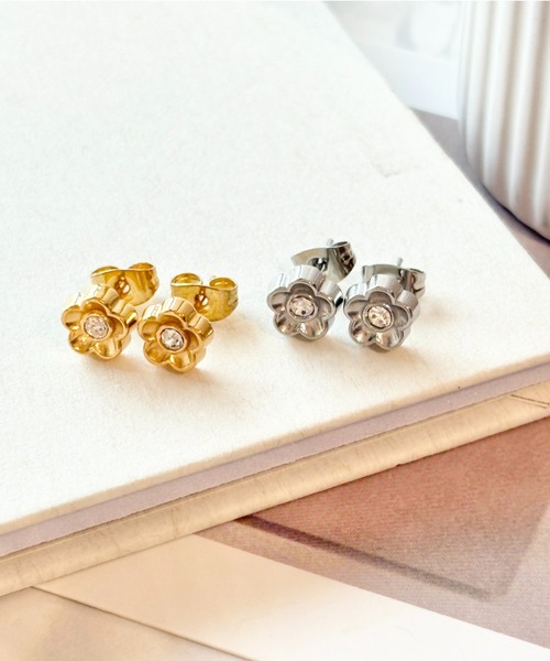 ciite' surgical stainless(シーテサージカルステンレス)の「【 金属アレルギー対応 】フラワービジュー ミニピアス サージカルステンレス(両耳用)(ピアス(両耳用)・レディース・ゴールド/シルバー・FREE)」の14枚目の写真
