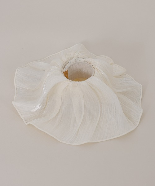 Monocoro toppi（モノコロトッピ）の「シアー フリル ロールカフ ヘアカフ ポニーフック（その他ヘアアクセサリー・レディース・グレイッシュブルー/アイボリー/ブラック・フリー）」の4枚目の写真