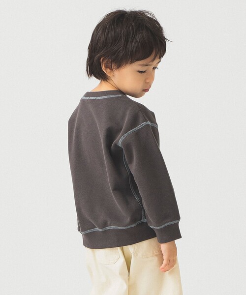 B:MING by BEAMS(ビーミングバイビームス)の「配色ステッチ ロゴ スウェット2025FW(100~140cm)(スウェット・キッズ・サックスブルー/チャコールグレー・120/110/140/100/130)」の4枚目の写真