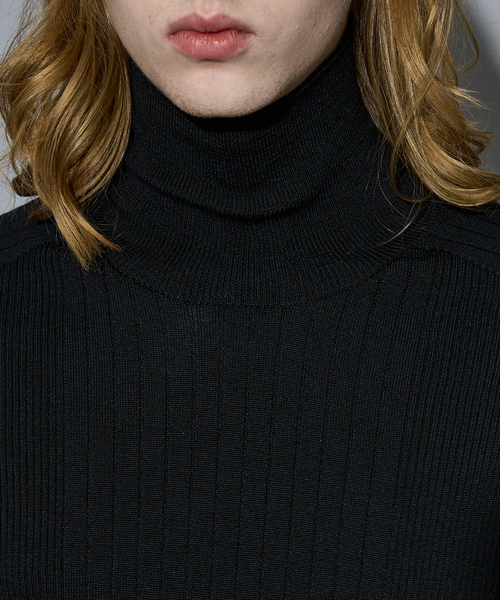 5351 POUR LES HOMMES（ゴーサンゴーイチプールオム）の「【25AW】ホールガーメント タートルネックニット（ニット/セーター・メンズ・ブルー/ブラック/ホワイト・50/48/46/44）」の6枚目の写真