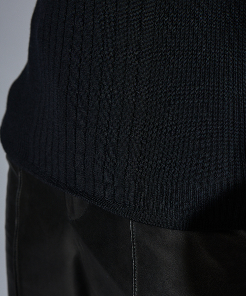 5351 POUR LES HOMMES（ゴーサンゴーイチプールオム）の「【25AW】ホールガーメント タートルネックニット（ニット/セーター・メンズ・ブルー/ブラック/ホワイト・50/48/46/44）」の9枚目の写真