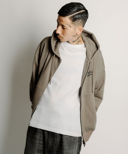 Subciety（サブサエティ）の「Rhinestone zip hoodie（パーカー・メンズ・ブラック/チャコールグレー/グレー・X-LARGE/LARGE/MEDIUM/SMALL）」の6枚目の写真