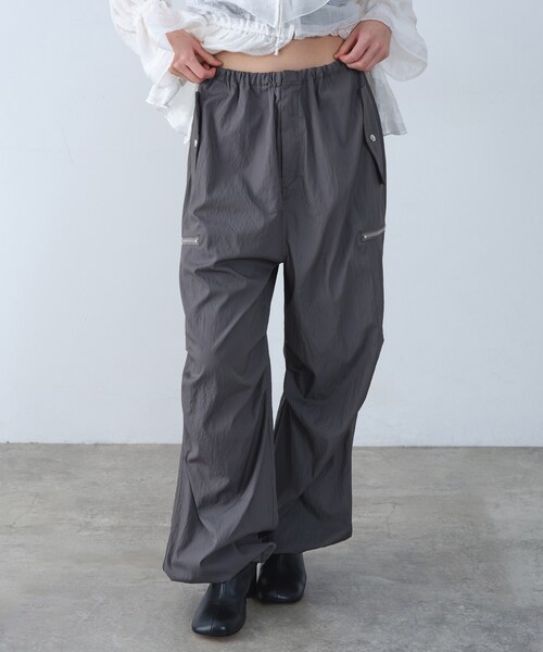 CODE A(コードエー)の「Airy volume cargo(その他パンツ・レディース・グレー/カーキ・38/36)」の2枚目の写真