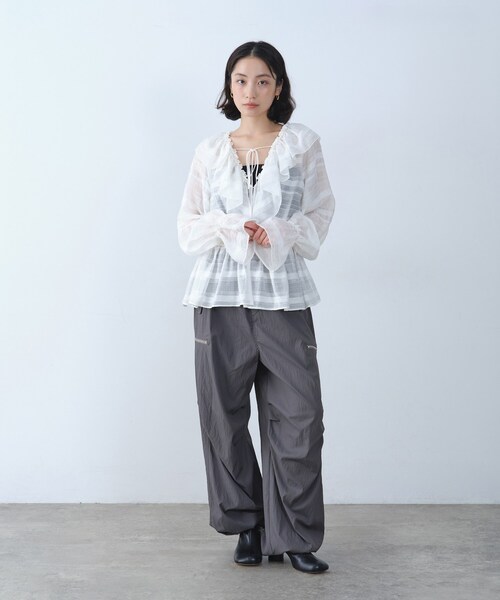 CODE A(コードエー)の「Airy volume cargo(その他パンツ・レディース・グレー/カーキ・38/36)」の5枚目の写真