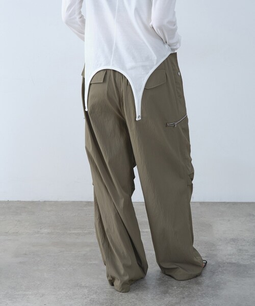 CODE A(コードエー)の「Airy volume cargo(その他パンツ・レディース・グレー/カーキ・38/36)」の15枚目の写真