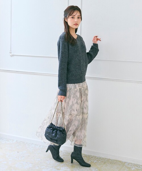 Feroux(フェルゥ)の「ニット×ティアードレース スカート(セットアップ・レディース・グレー系/アイボリー系・MEDIUM/SMALL)」の2枚目の写真