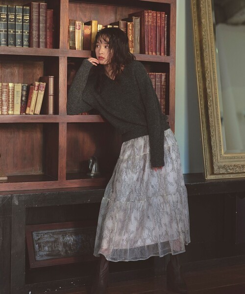 Feroux(フェルゥ)の「ニット×ティアードレース スカート(セットアップ・レディース・グレー系/アイボリー系・MEDIUM/SMALL)」の7枚目の写真