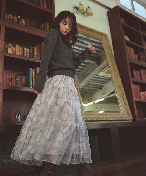 Feroux(フェルゥ)の「ニット×ティアードレース スカート(セットアップ・レディース・グレー系/アイボリー系・MEDIUM/SMALL)」の8枚目の写真