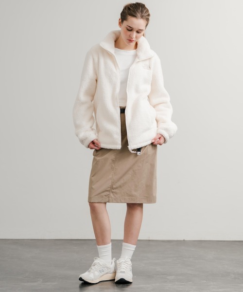 THE NORTH FACE(ザノースフェイス)の「日本未展開モデル THE NORTH FACE ザ・ノースフェイス WHITE LABEL ホワイトレーベル W'S NEILTON FLARE SKIRT ワンポイントロゴ刺繍ミディ丈ナイロンタイトスカート(スカート・レディース・ダークベージュ/オフホワイト/ブラック・M/L/S/XL)」の17枚目の写真