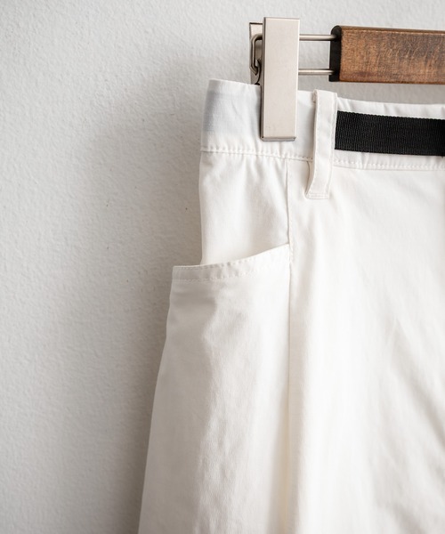 THE NORTH FACE(ザノースフェイス)の「日本未展開モデル THE NORTH FACE ザ・ノースフェイス WHITE LABEL ホワイトレーベル W'S NEILTON FLARE SKIRT ワンポイントロゴ刺繍ミディ丈ナイロンタイトスカート(スカート・レディース・ダークベージュ/オフホワイト/ブラック・M/L/S/XL)」の22枚目の写真
