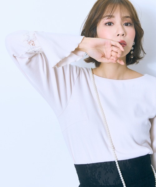 marun(マルン)の「<大きいサイズ> 袖口レース切替トップス marun(Tシャツ/カットソー・レディース・ブラック/アイボリー・L/5L/4L/3L/LL)」の2枚目の写真