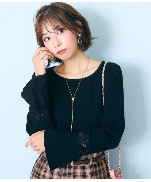 marun(マルン)の「<大きいサイズ> 袖口レース切替トップス marun(Tシャツ/カットソー・レディース・ブラック/アイボリー・L/5L/4L/3L/LL)」の1枚目の写真