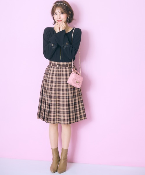 marun(マルン)の「<大きいサイズ> 袖口レース切替トップス marun(Tシャツ/カットソー・レディース・ブラック/アイボリー・L/5L/4L/3L/LL)」の16枚目の写真