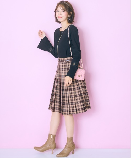 marun(マルン)の「<大きいサイズ> 袖口レース切替トップス marun(Tシャツ/カットソー・レディース・ブラック/アイボリー・L/5L/4L/3L/LL)」の6枚目の写真