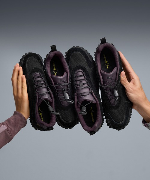 PUMA(プーマ)の「PUMA プーマ ユニセックス モストロ XC ゴアテックス スニーカー(スニーカー・メンズ・グレー系その他/ブラック×パープル・22.5cm/24.0cm/25.5cm/25.0cm/24.5cm/27.5cm/27.0cm/26.5cm/28.0cm/30.0cm/29.0cm/28.5cm/26.0cm/23.5cm/23.0cm)」の2枚目の写真