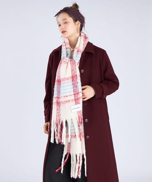 To b. by agnes b.(トゥービーバイアニエスベー)の「チェック マフラー(マフラー・レディース・レッド・FREE)」の5枚目の写真