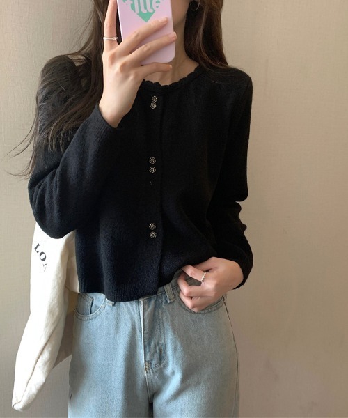 ReRe(リリ)の「ショート丈ボタン付きニットトップス(ニット/セーター・レディース・ワインレッド/ピンク/パープル/ベージュ/ブラック・FREE)」の1枚目の写真