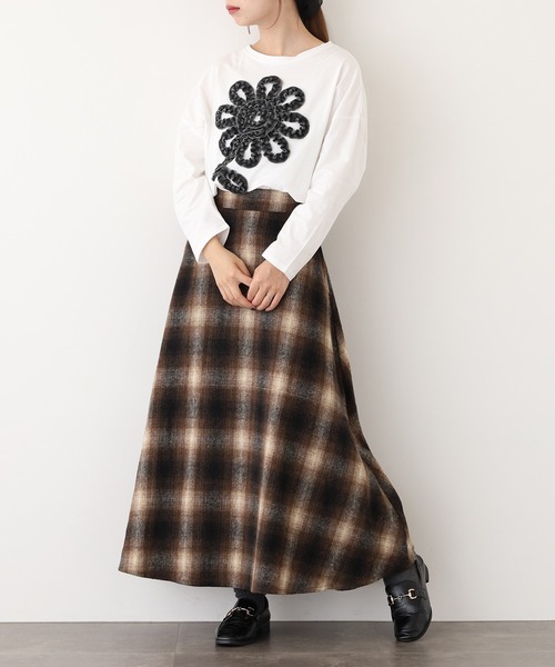 BARNDOOR(バーンドア)の「20天竺花フリルドルマンロンT 長袖(Tシャツ/カットソー・レディース・杢グレー/ブラック/アイボリー・FREE)」の8枚目の写真