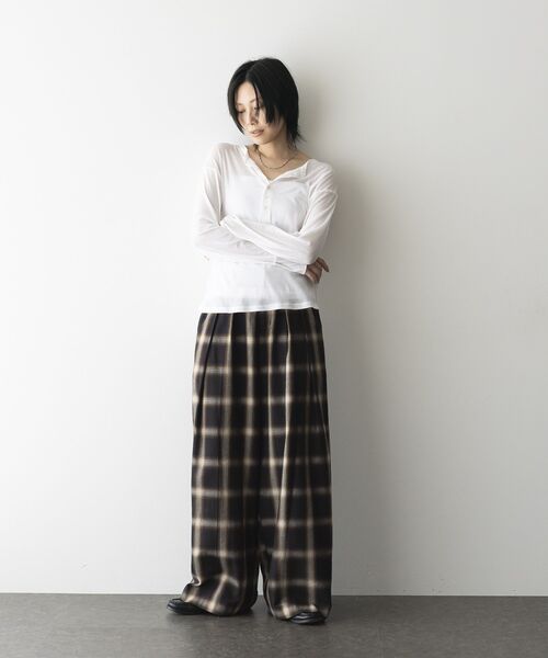GARAGE OF GOOD CLOTHING（ガレージオブグッドクロージング）の「【日本製】オンブレチェック２タックワイドパンツ（その他パンツ・レディース・チェック・36）」の17枚目の写真