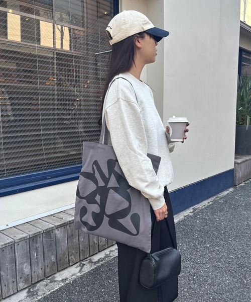 COLONY 2139(コロニートゥーワンスリーナイン)の「キャンバストートバッグ(トートバッグ・レディース・ブルー/グレー/アイボリー/ピンク/ホワイト/オレンジ・FREE)」の19枚目の写真