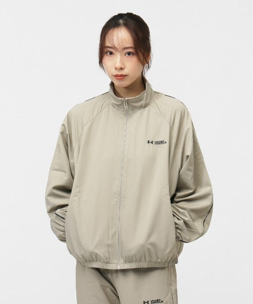 UNDER ARMOUR(アンダーアーマー)の「アンダーアーマー UAトリコット ライナー ウーブン フーディー(ナイロンジャケット・レディース・スモークピンク/ブラック/ベージュ・S/M/L/XL)」の2枚目の写真