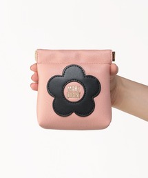 MARY QUANT（マリークワント）の「センターロゴデイジー バネクチポーチ（ポーチ）」