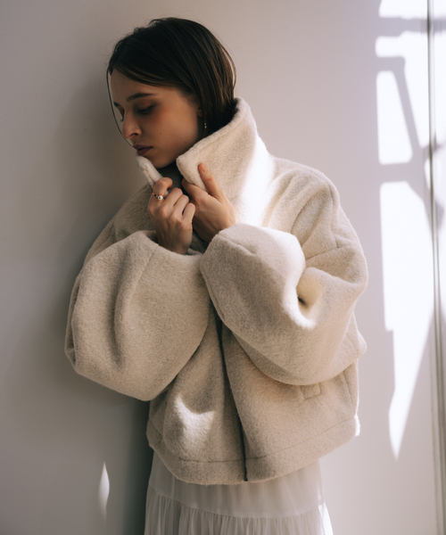 SELFIST（セルフィスト）の「ボリューム袖シープボアジャケット　秋服　冬服　アウター（ブルゾン・レディース・ブラック/アイボリー・フリー）」の10枚目の写真