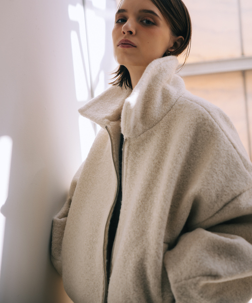 SELFIST（セルフィスト）の「ボリューム袖シープボアジャケット　秋服　冬服　アウター（ブルゾン・レディース・ブラック/アイボリー・フリー）」の13枚目の写真