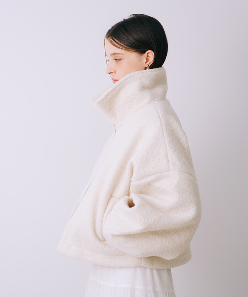 SELFIST（セルフィスト）の「ボリューム袖シープボアジャケット　秋服　冬服　アウター（ブルゾン・レディース・ブラック/アイボリー・フリー）」の16枚目の写真