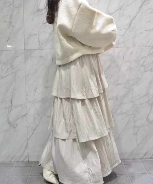 SELFIST（セルフィスト）の「ボリューム袖シープボアジャケット　秋服　冬服　アウター（ブルゾン・レディース・ブラック/アイボリー・フリー）」の5枚目の写真