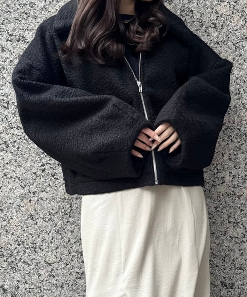 SELFIST（セルフィスト）の「ボリューム袖シープボアジャケット　秋服　冬服　アウター（ブルゾン・レディース・ブラック/アイボリー・フリー）」の9枚目の写真