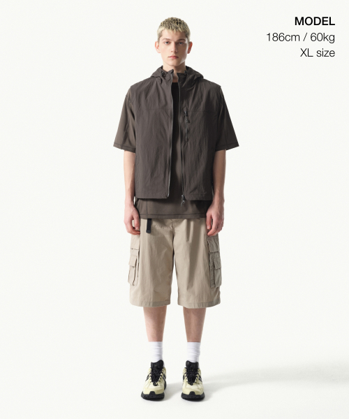 MUSINSA STANDARD（ムシンサスタンダード）の「[シティレジャー] フードパーカーベスト [マッドグレー]（ベスト・メンズ・その他・MEDIUM/LARGE/X-LARGE/XX-LARGE）」の2枚目の写真