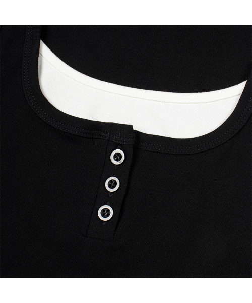 MOAA（モア）の「ヘンリーネックレイヤードスリーブレス（ブラック）（Tシャツ/カットソー・レディース・その他・SMALL/MEDIUM）」の4枚目の写真