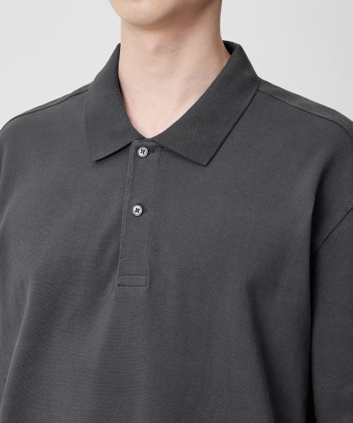 MUSINSA STANDARD（ムシンサスタンダード）の「リラックスフィットピケポロシャツ[ガンメタル]（ポロシャツ・メンズ・その他・SMALL/MEDIUM/LARGE/X-LARGE/XX-LARGE）」の3枚目の写真