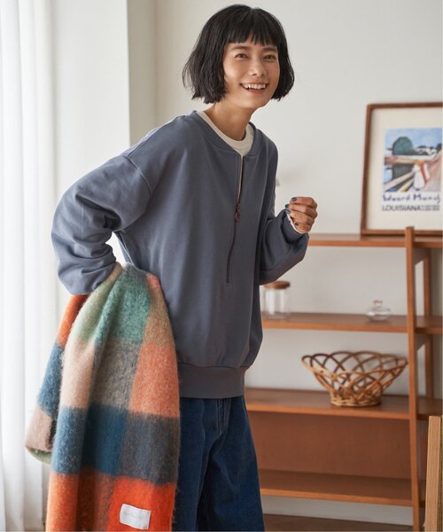 LBC(エルビーシー)の「ハーフジップ裏毛プルオーバー(スウェット・レディース・ナチュラル/ブルー/チャコール・M)」の17枚目の写真