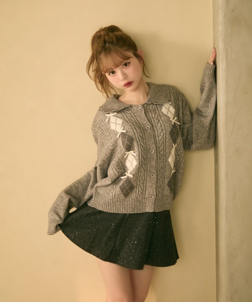 TITTY&CO.（ティティーアンドコー）の「リボン付きアーガイル柄ニット（カーディガン/ボレロ・レディース・ベージュ/レッド/グレー・FREE）」の7枚目の写真