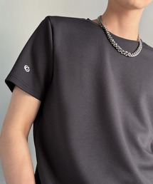 Classical Origin（クラシカルオリジン）の「【接触冷感機能付き】肩切り替え袖刺繍ショート丈ダンボール素材Tシャツ/Shoulder Panel Cropped Double-Knit T-Shirt（Tシャツ/カットソー）」