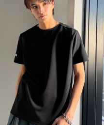 Classical Origin（クラシカルオリジン）の「【接触冷感機能付き】肩切り替え袖刺繍ショート丈ダンボール素材Tシャツ/Shoulder Panel Cropped Double-Knit T-Shirt（Tシャツ/カットソー）」