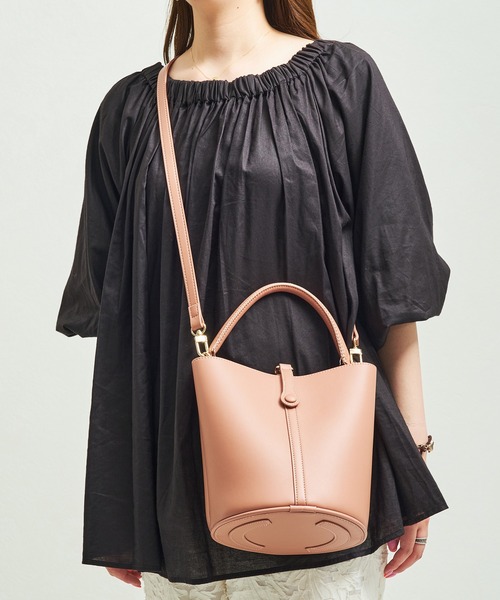 MISCH MASCH(ミッシュマッシュ)の「2wayバケツ型ショルダーバッグ(ハンドバッグ・レディース・ブラック/ベージュ/ピンク・フリ-)」の8枚目の写真