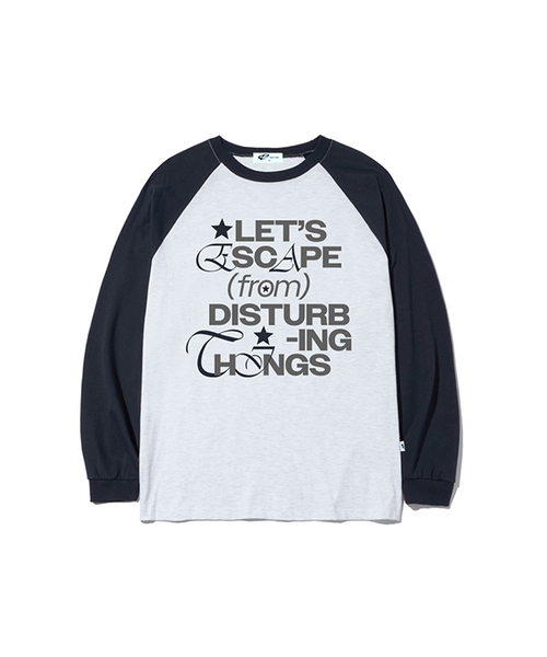 ESCAPEFROM（エスケープフロム）の「スローガンレタリングプリントロングスリーブ [3カラー]（Tシャツ/カットソー・レディース・ブラック/ネイビー/ブラウン・LARGE/MEDIUM/SMALL）」の3枚目の写真