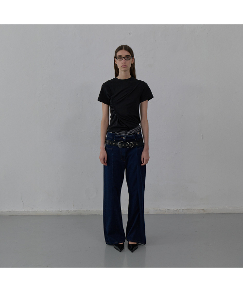 LCDC TM(エルシーディーシーティーエム)の「PLEATED DETAIL DENIM (BLUE)(デニムパンツ・レディース・その他・SMALL/MEDIUM)」の2枚目の写真