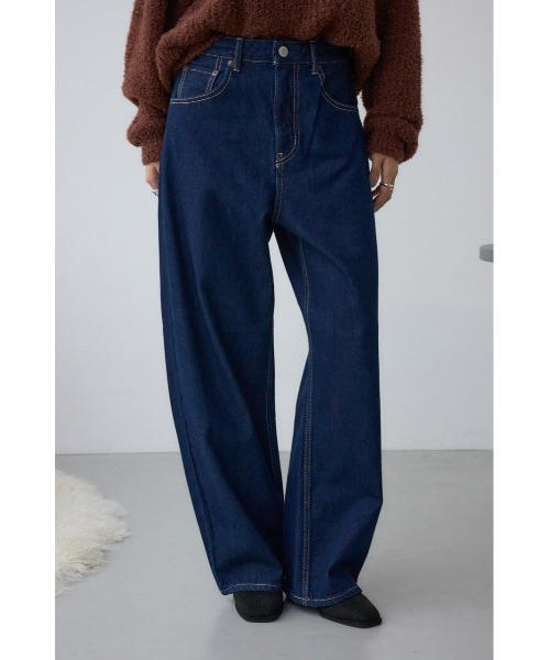 AZUL by moussy(アズールバイマウジー)の「O/W ライトオンスカーブデニム(デニムパンツ・レディース・ワンウォッシュ・23inch/24inch/25inch/26inch)」の2枚目の写真