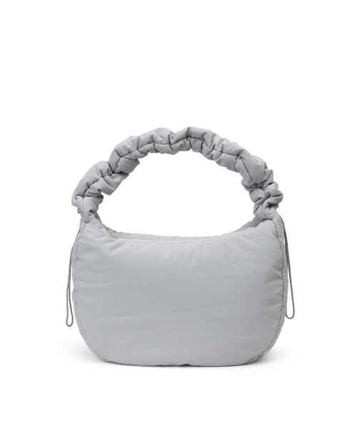 UNDERCONTROL STUDIO(アンダーコントロールスタジオ)の「ストラップ調整可能ダウンショルダーバッグ CLOUD CROSS BODY BAG / BIG / コンバートストラップ / SK(メッセンジャーバッグ・レディース・その他・FREE)」の6枚目の写真